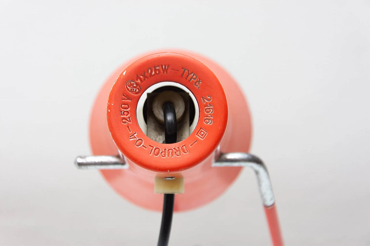 Coppia di lampade da tavolo in metallo rosso di Josef Hurka per Napako, anni '60 12