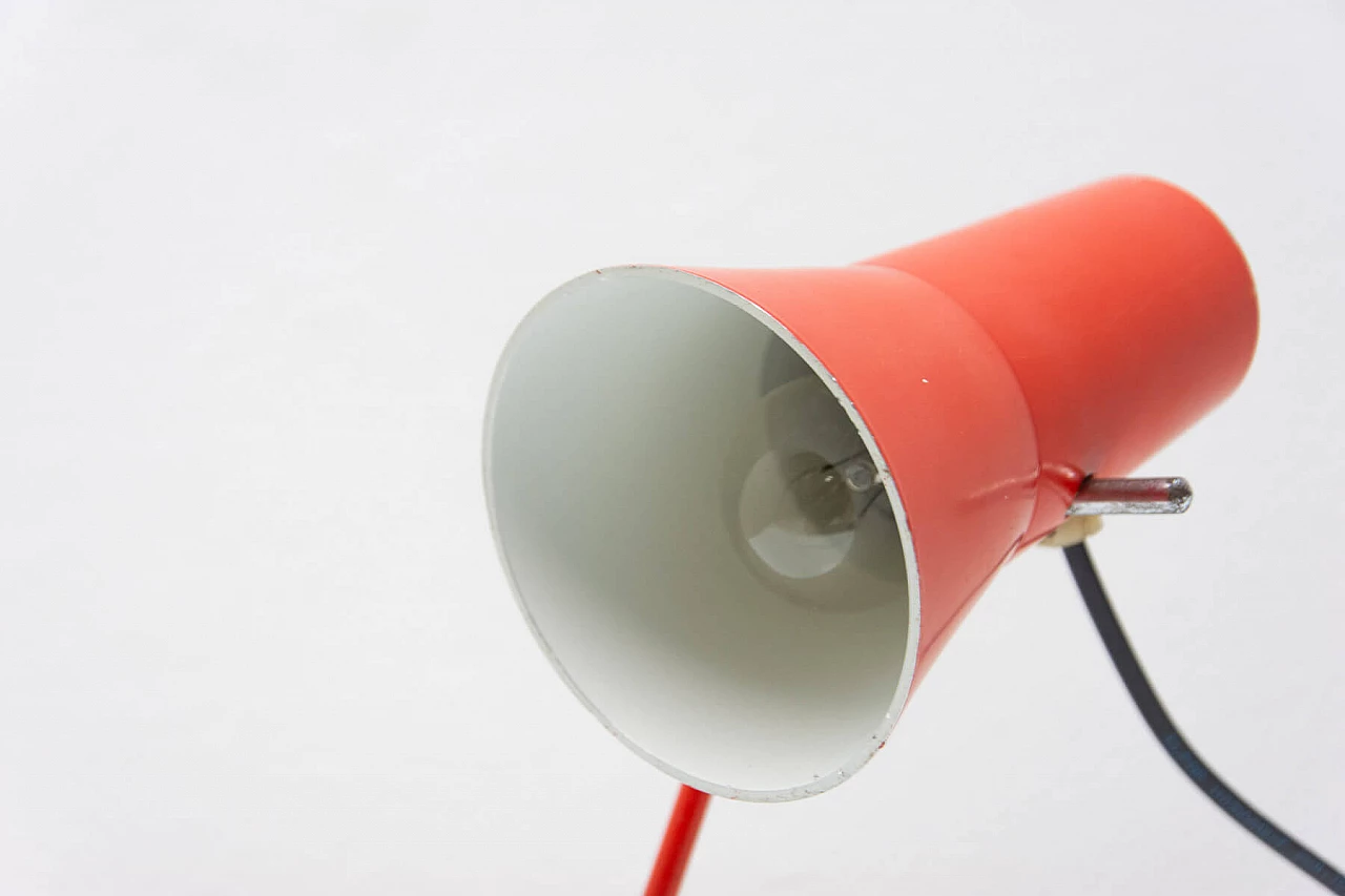 Coppia di lampade da tavolo in metallo rosso di Josef Hurka per Napako, anni '60 14