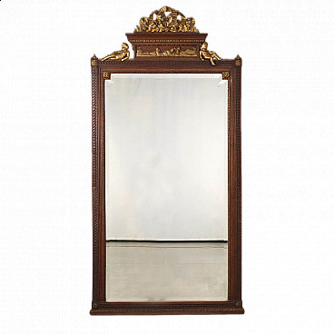 Specchio stile Neoclassico in legno intagliato con dettagli dorati