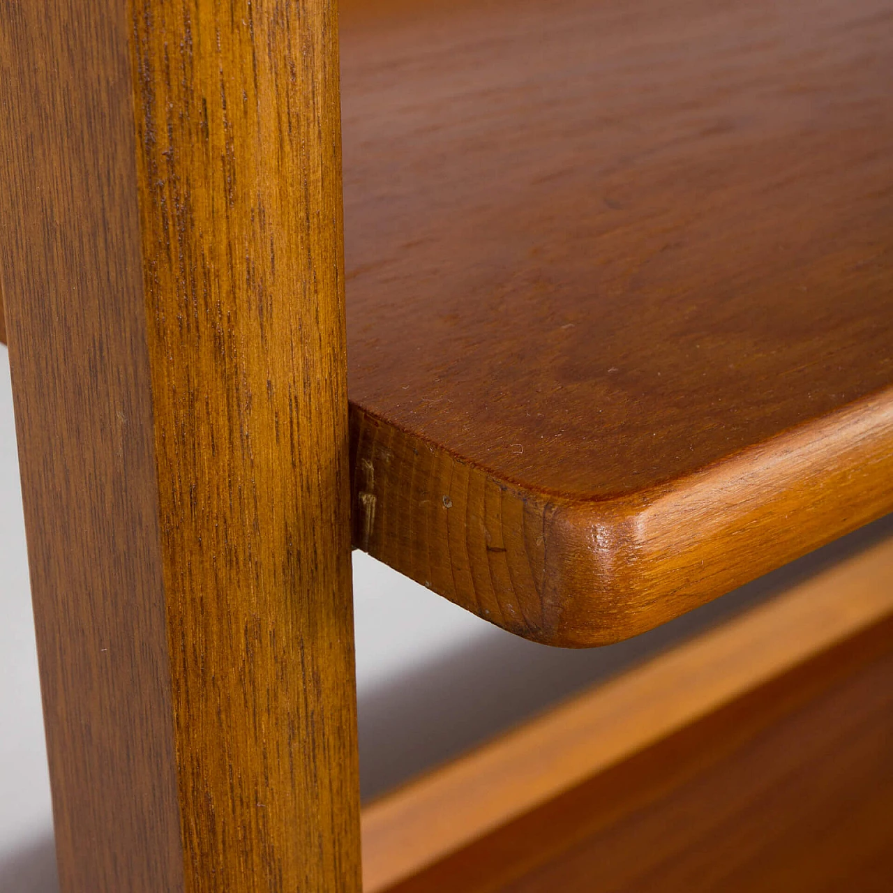 Libreria norvegese in teak con ante e cassetti, anni '60 15