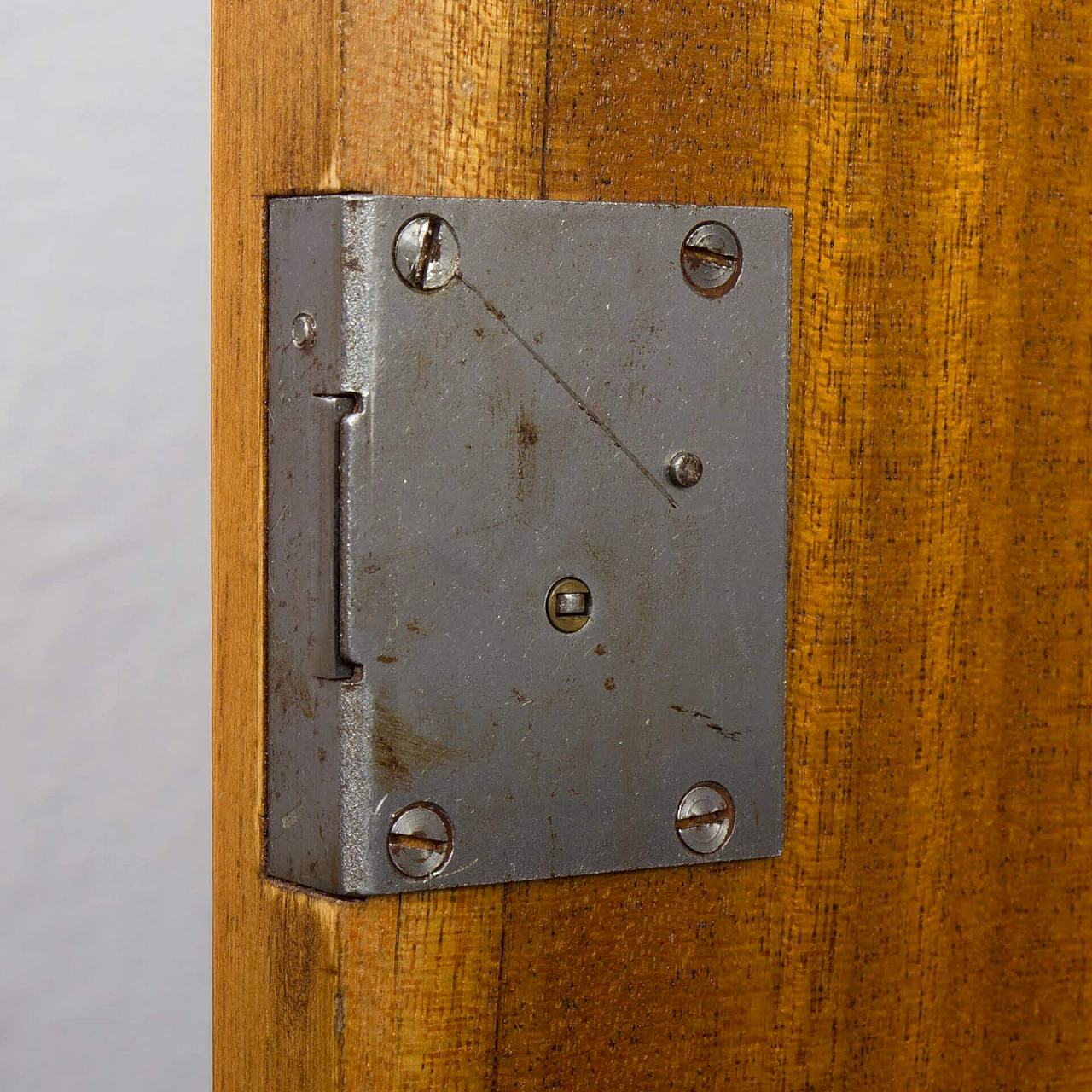 Libreria norvegese in teak con ante e cassetti, anni '60 25