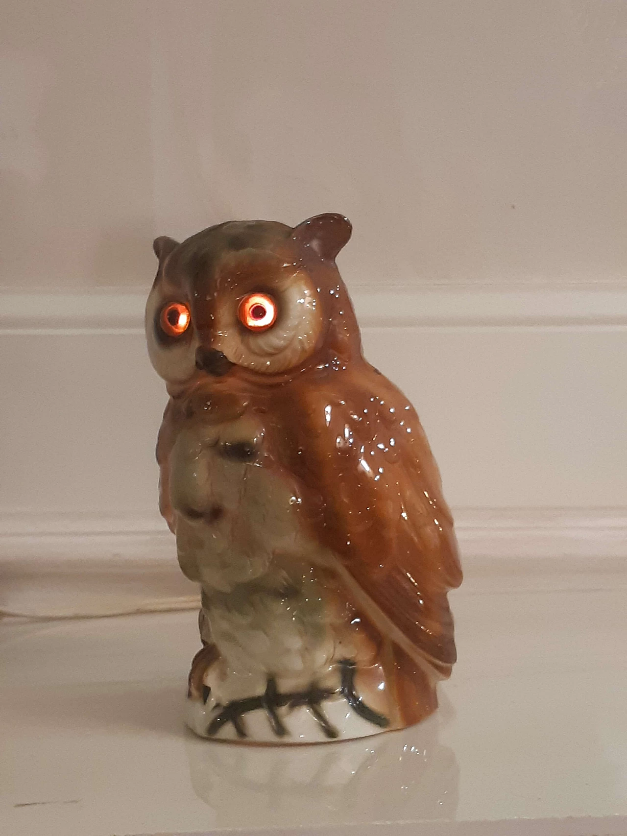 Pair of porcelain owl sculptures with light and perfume diffuser 4