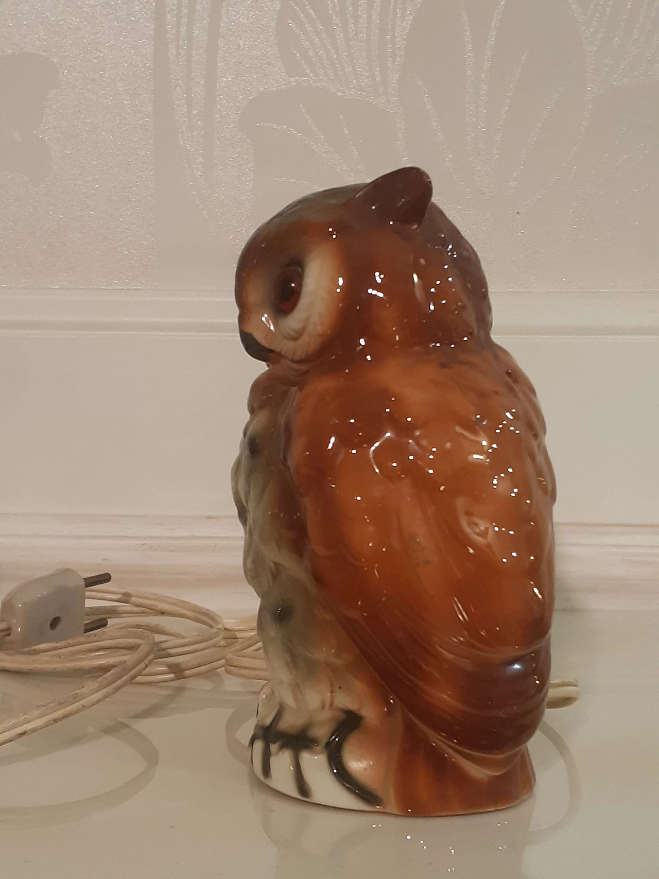 Pair of porcelain owl sculptures with light and perfume diffuser 5