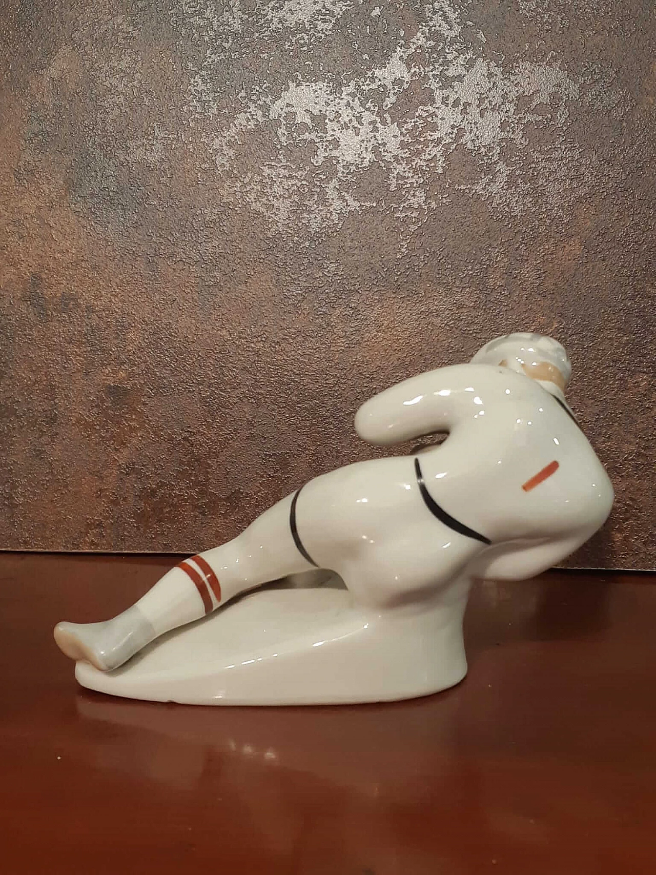 Porcelain goalkeeper Lev Yasin sculpture, 1920s 3