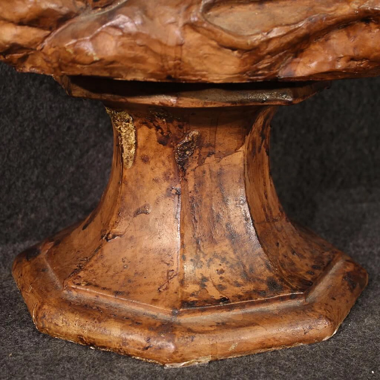 Busto in terracotta di nobiluomo con parrucca, anni '50 7