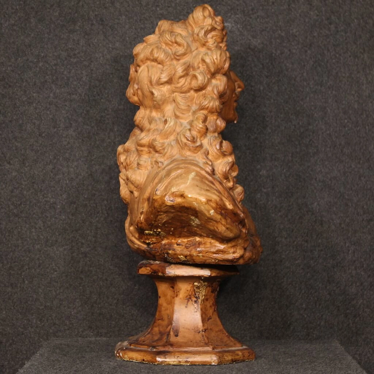 Busto in terracotta di nobiluomo con parrucca, anni '50 8