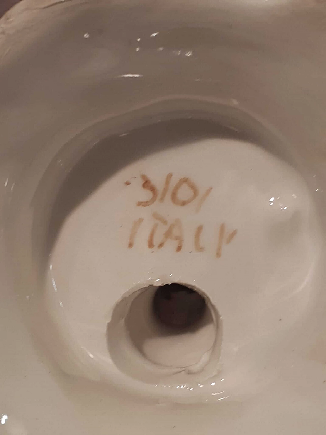 Candeliere con putto in porcellana bianca, inizio '900 3