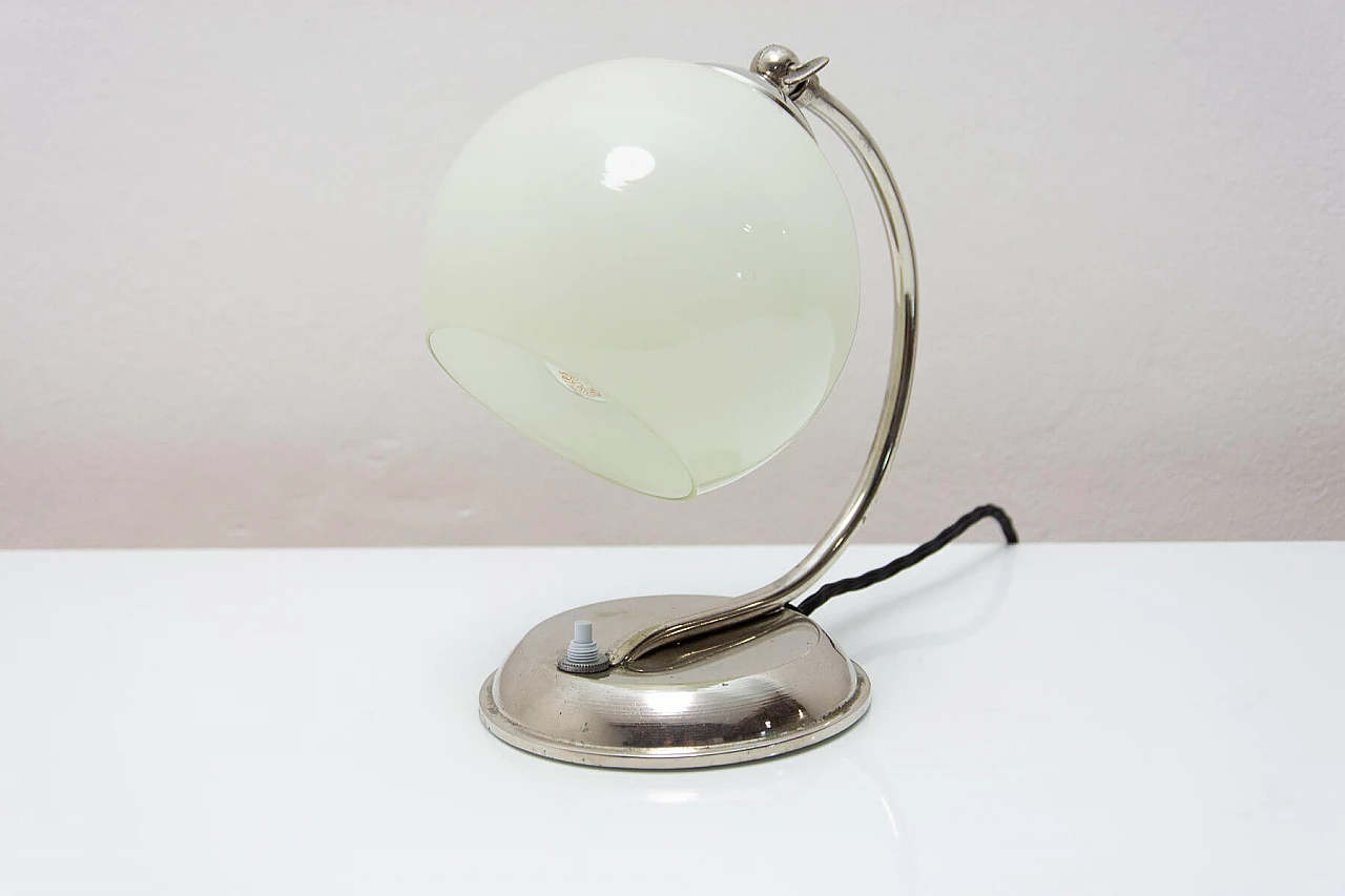 Coppia di lampade da tavolo boeme in metallo cromato e vetro, anni '30 7