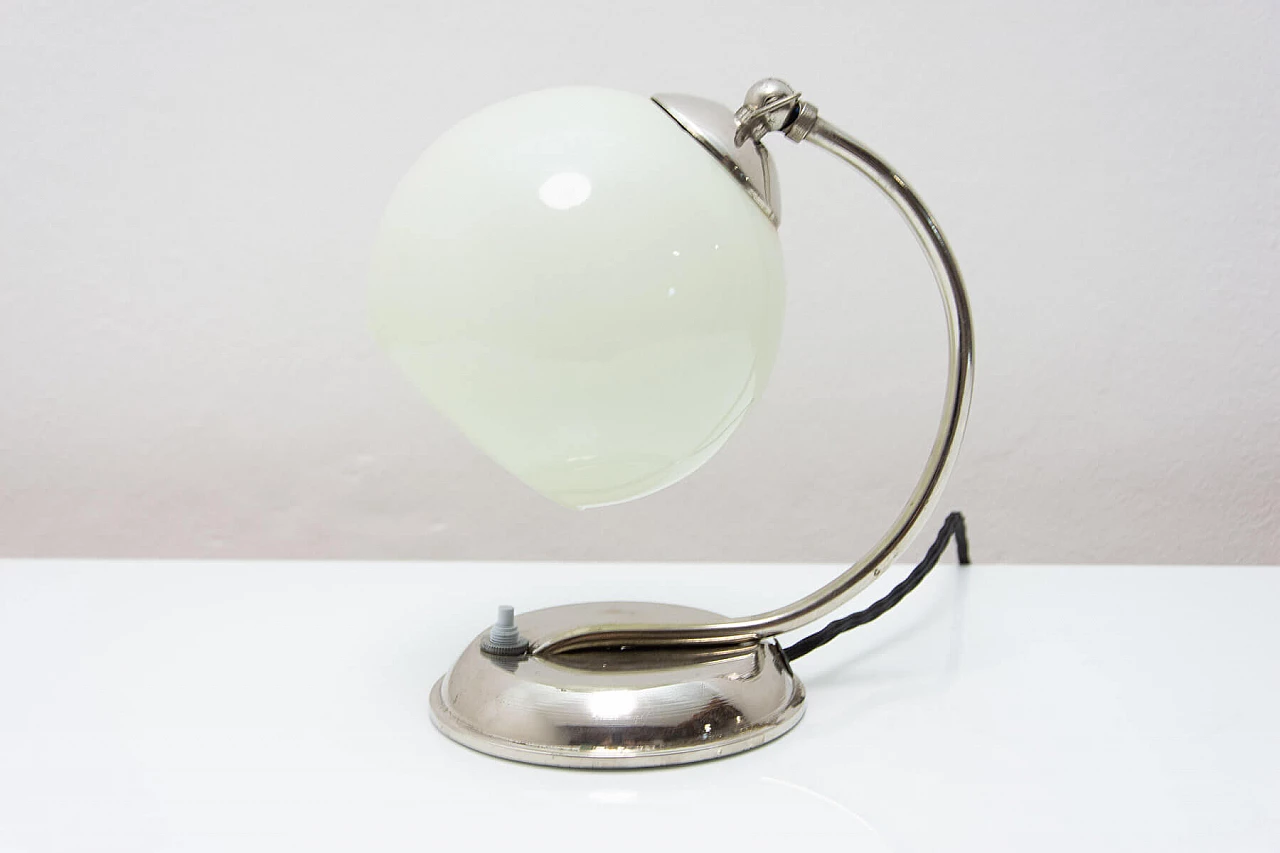 Coppia di lampade da tavolo boeme in metallo cromato e vetro, anni '30 8
