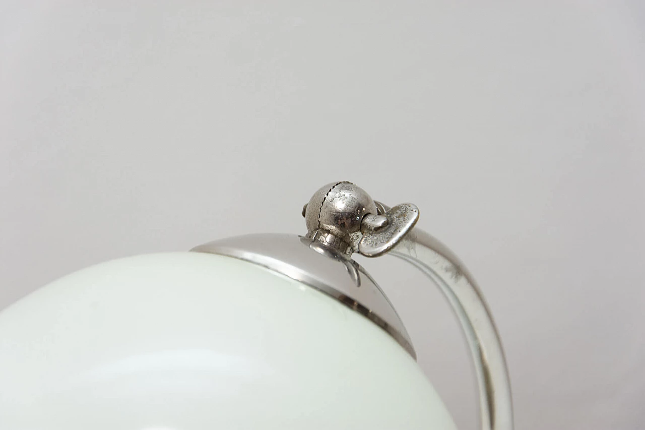 Coppia di lampade da tavolo boeme in metallo cromato e vetro, anni '30 11