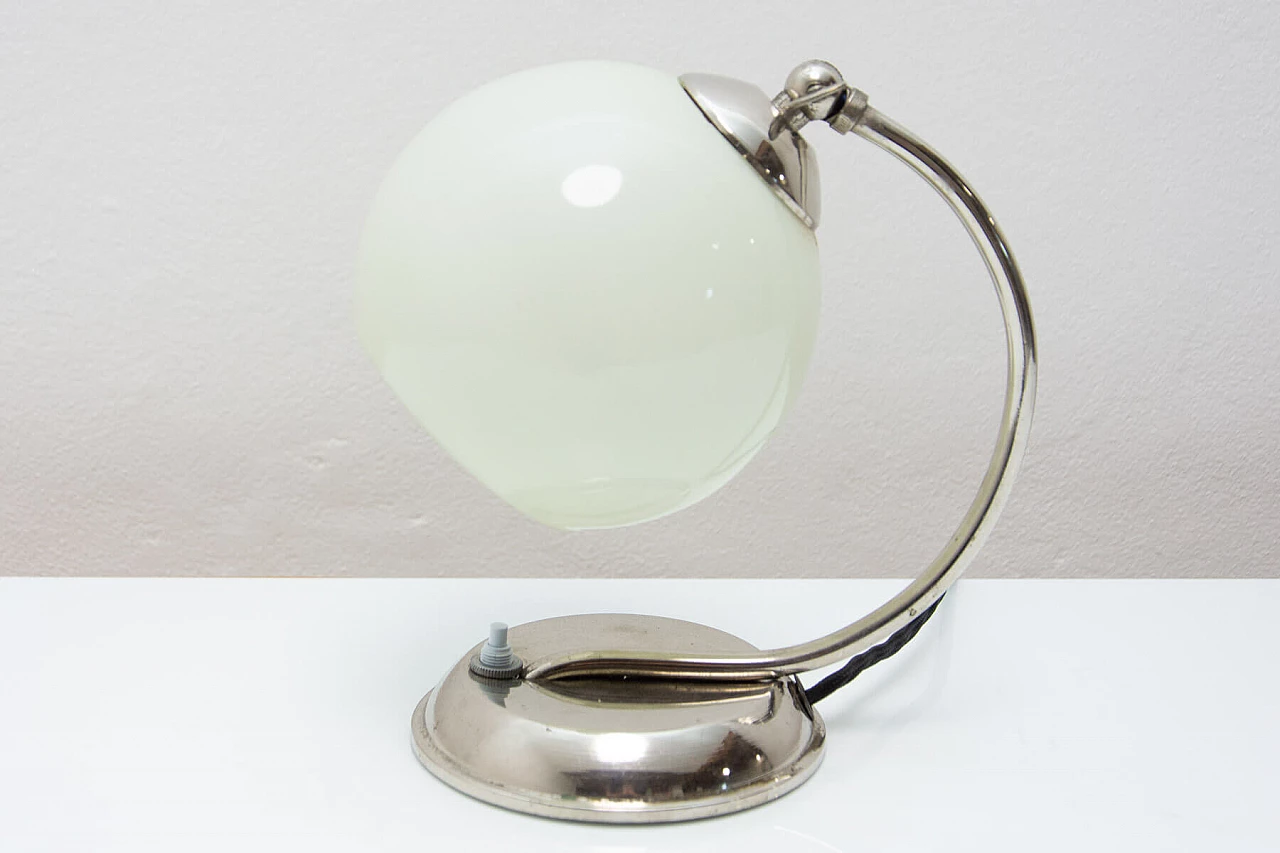 Coppia di lampade da tavolo boeme in metallo cromato e vetro, anni '30 14