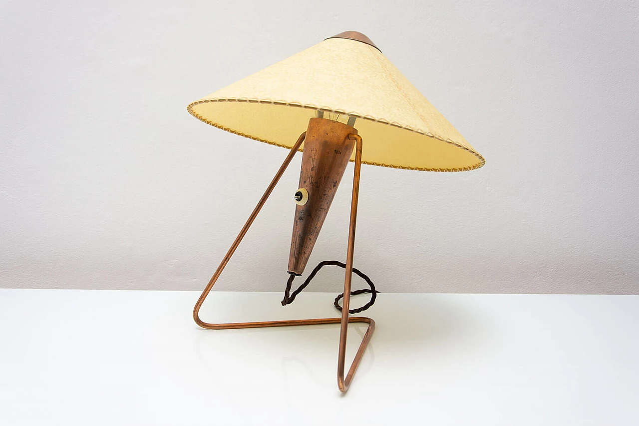 Lampada da scrivania treppiede in ottone di Helena Frantova per Okolo, anni '50 14