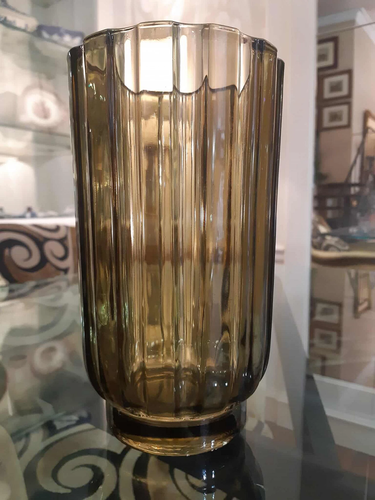 Vaso in vetro verde oliva cannettato, anni '70 4