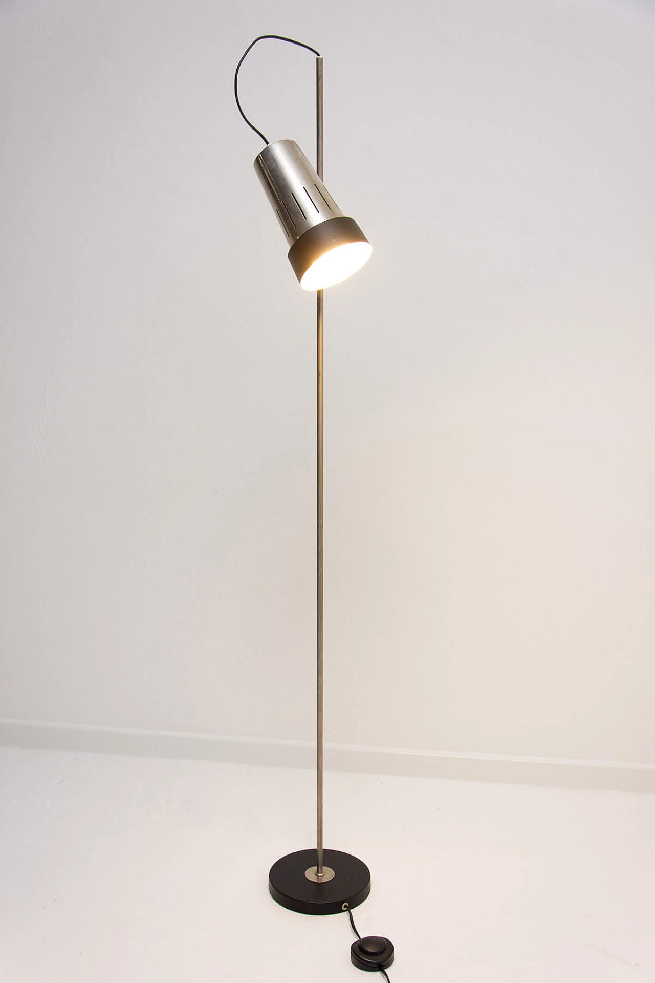 Czechoslovakian chromed metal floor lamp, 1960s 15