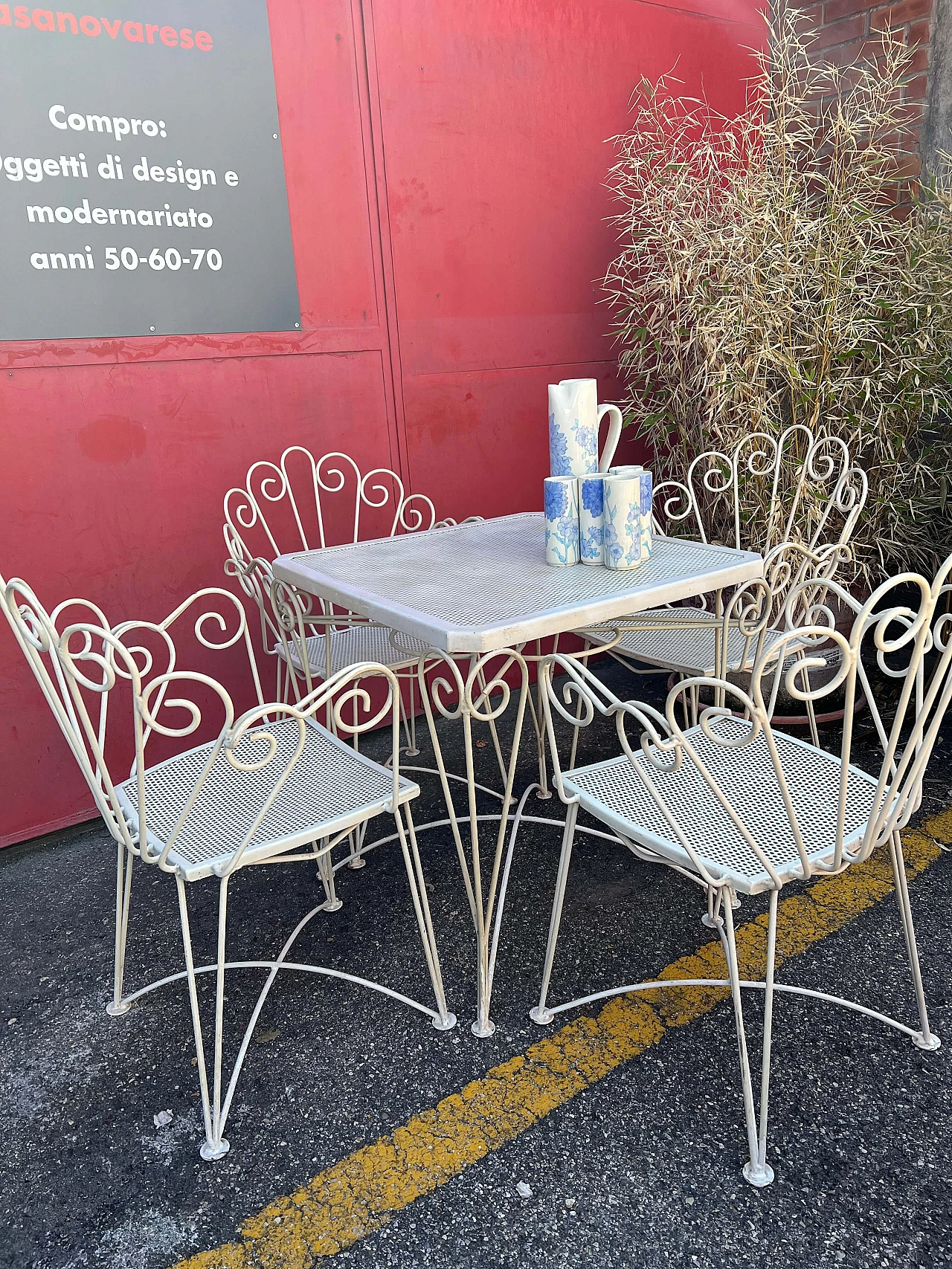 4 Sedie e tavolo da giardino in ferro verniciato bianco, anni '60 7