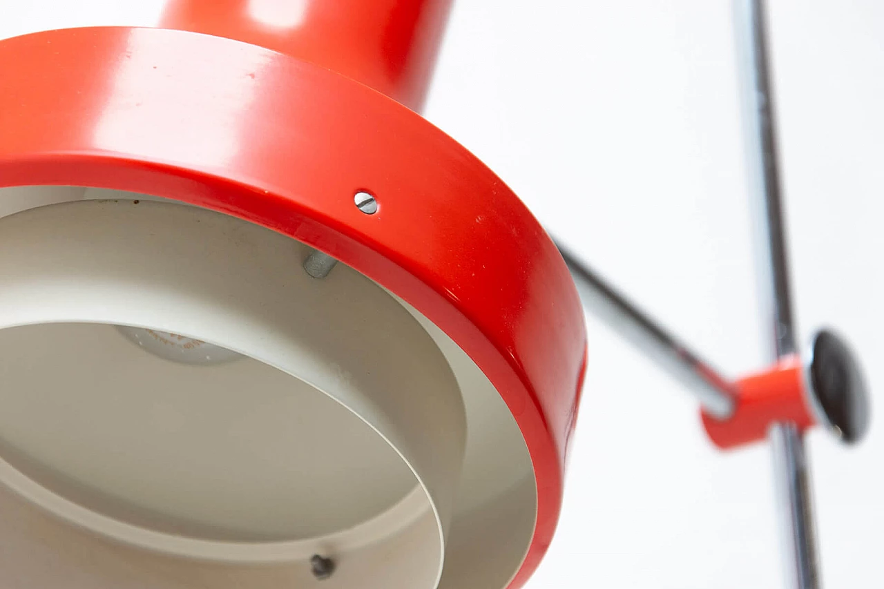 Lampada da terra in alluminio rosso e acciaio cromato di Josef Hurka, anni '70 10