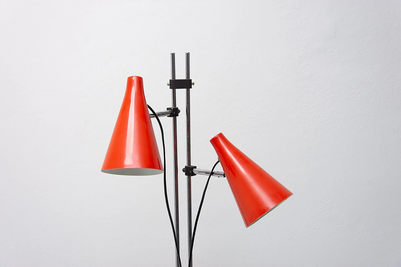 Lampada da terra a due luci in metallo cromato e rosso di Josef Hurka, anni '60 6