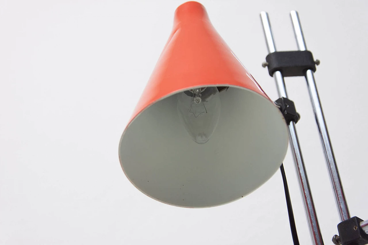 Lampada da terra a due luci in metallo cromato e rosso di Josef Hurka, anni '60 10