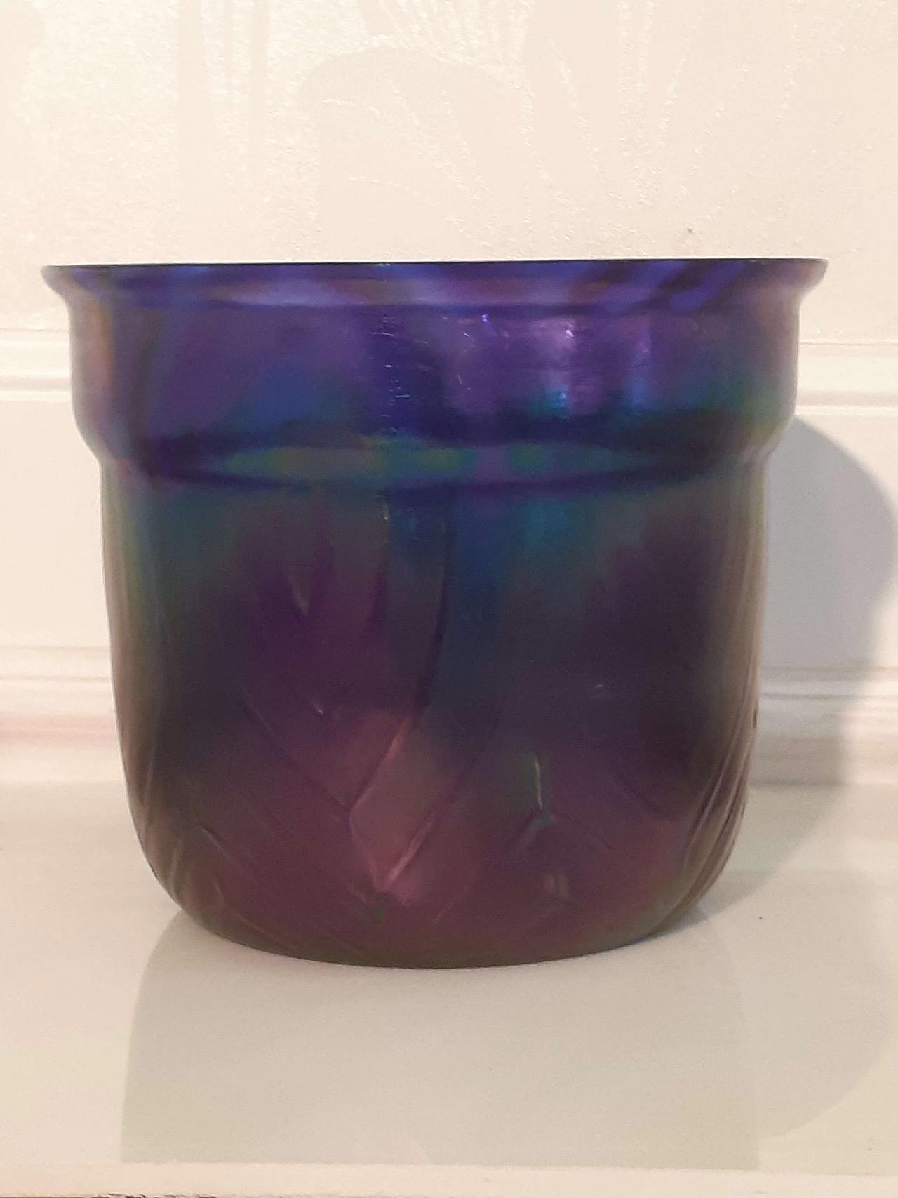 Vaso francese in vetro iridescente blu e viola, anni '30 1