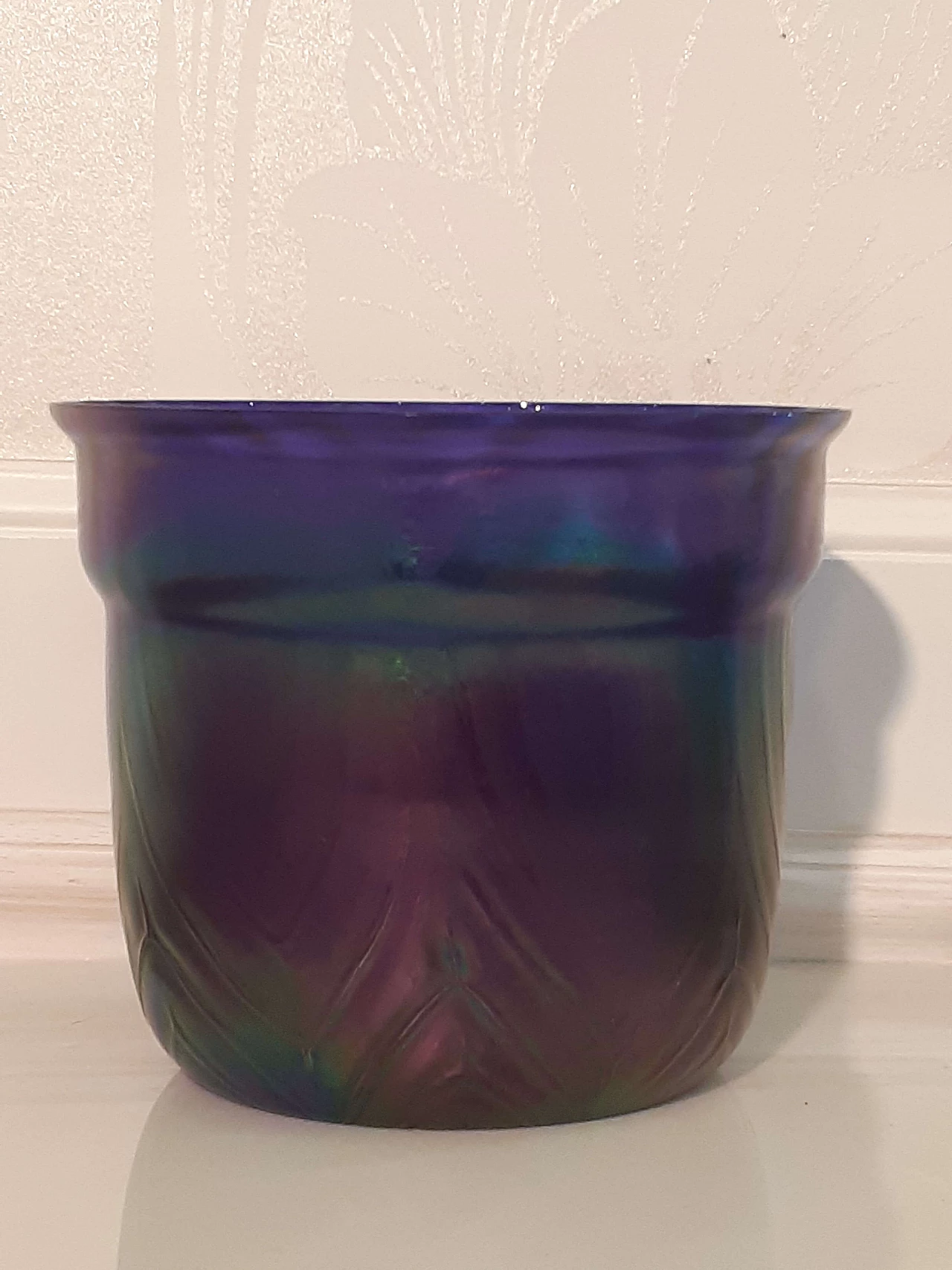Vaso francese in vetro iridescente blu e viola, anni '30 2
