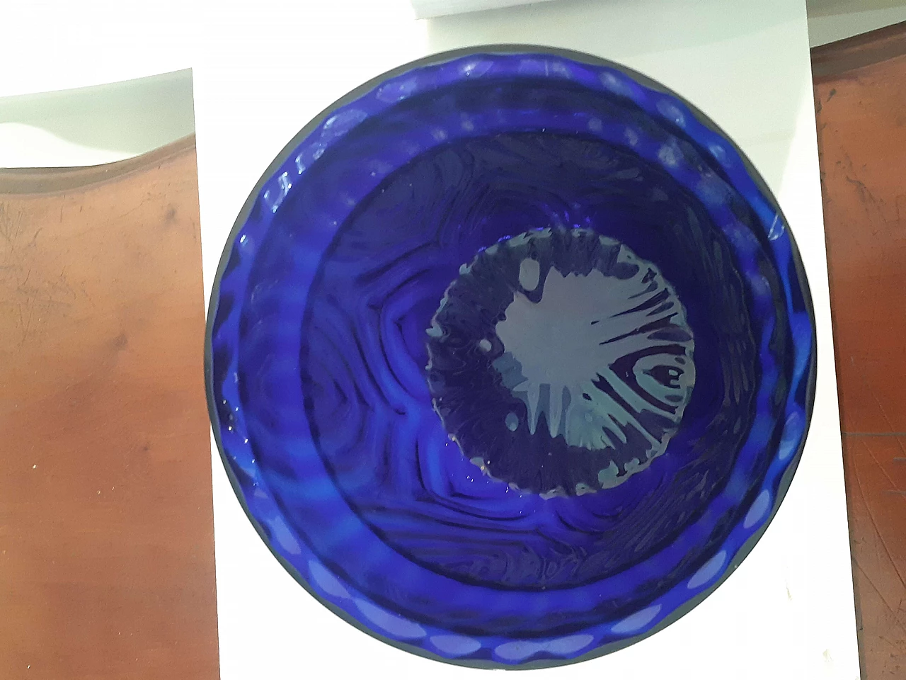 Vaso francese in vetro iridescente blu e viola, anni '30 3