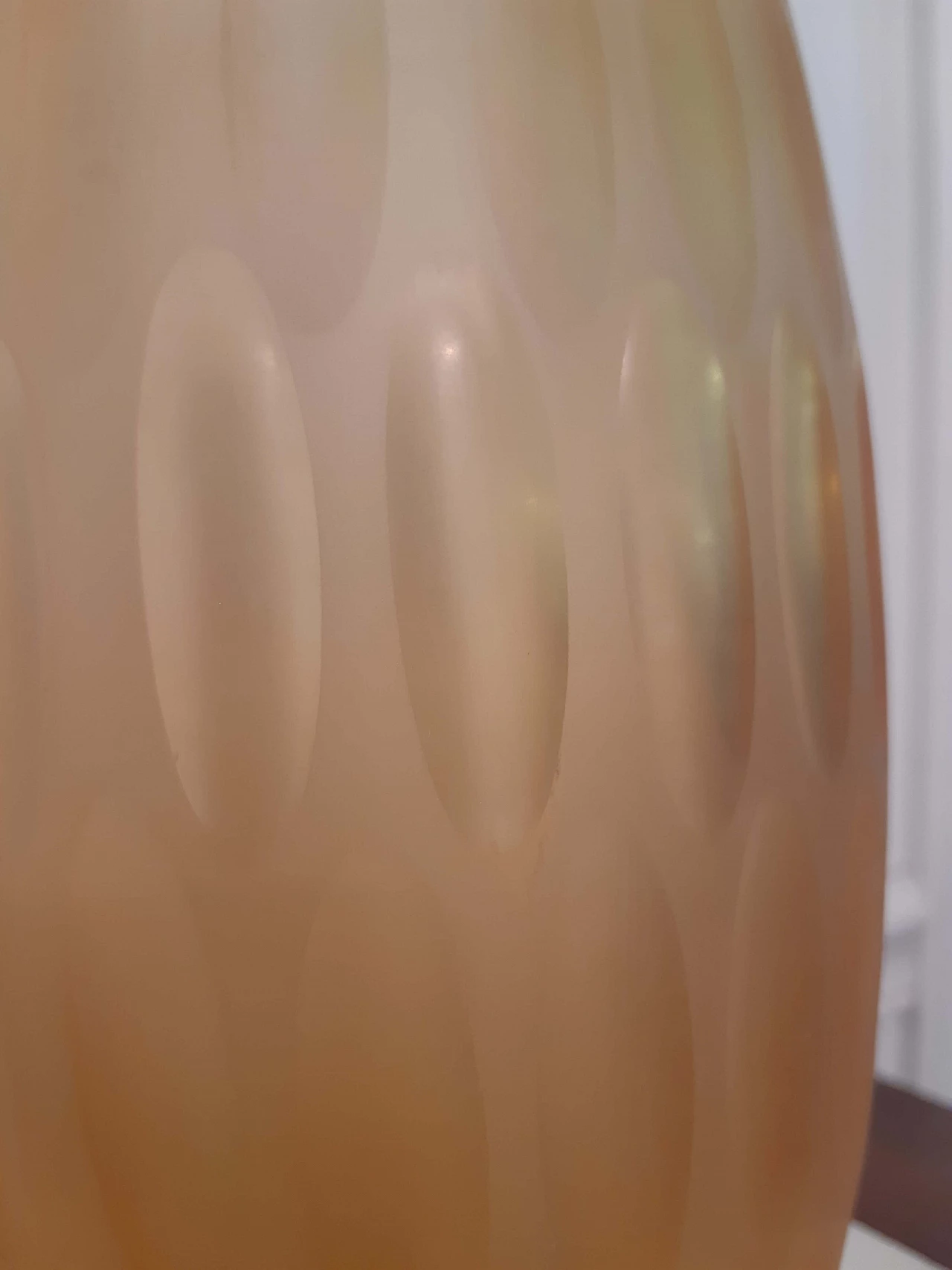 Vaso in vetro soffiato opaco color ambra, anni '70 6