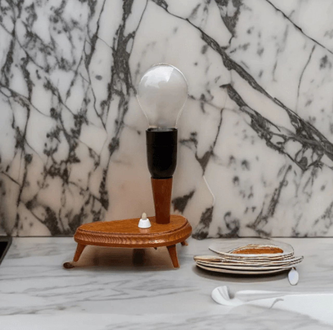 Lampada da tavolo in faggio e bachelite di Appelt Berlin, anni '60 6