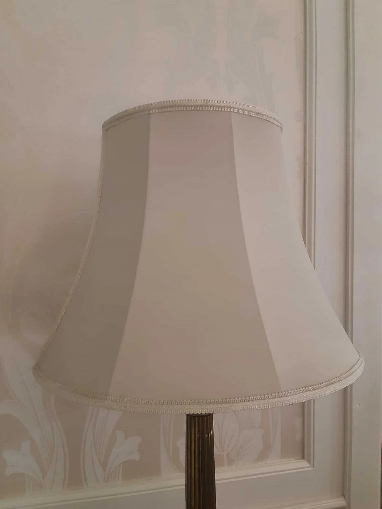 Table lamp with column base and Corinthian capital in Carrara marble and brass, 1980s 5