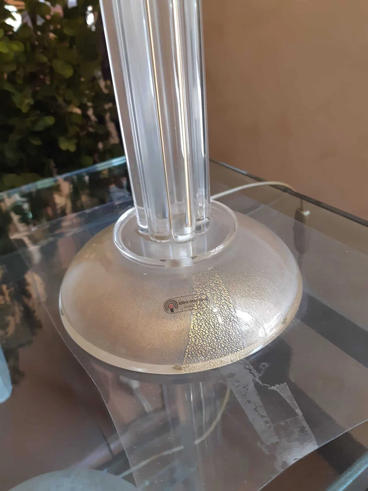 Lampada da tavolo con base in vetro di Murano cannettato con polvere oro, anni '90 8