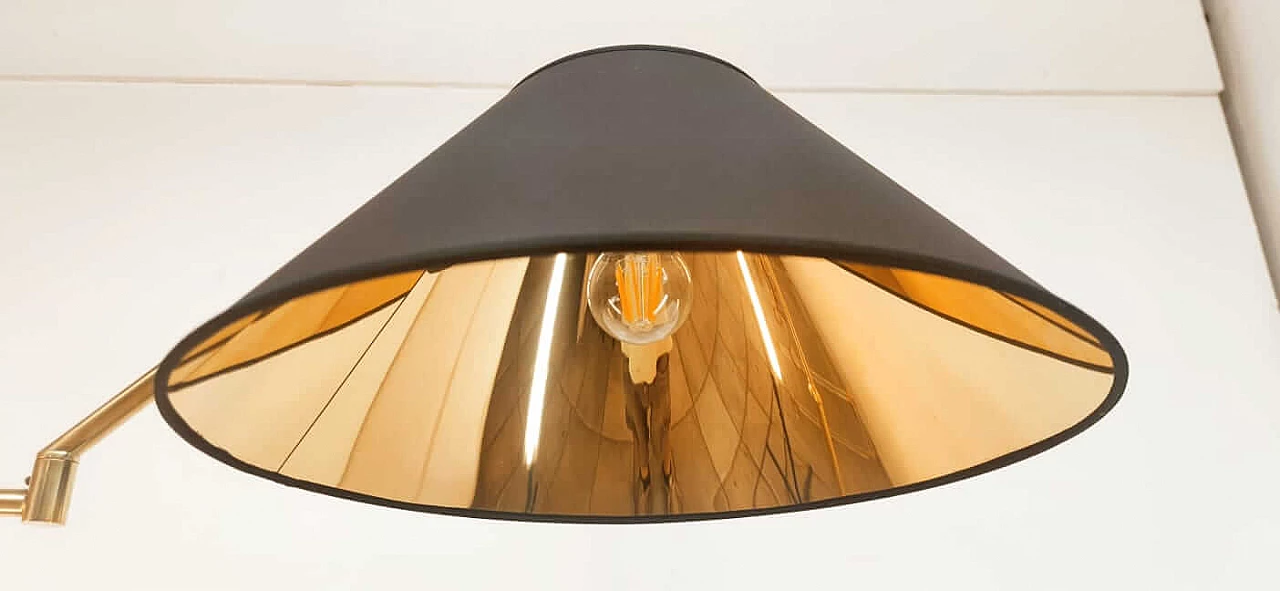 Piantana regolabile in ottone con paralume nero e oro, anni '70 9