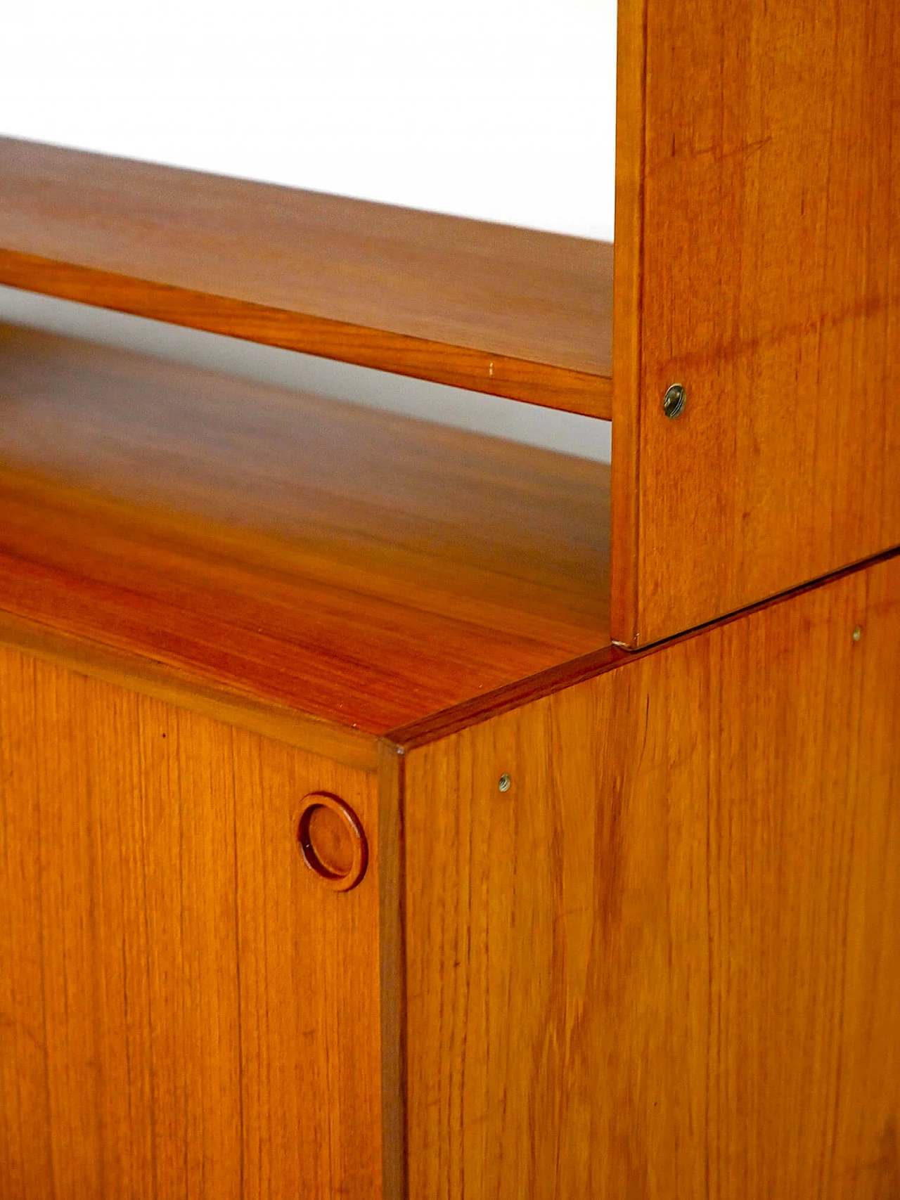 Libreria scandinava in legno con mobiletto, anni '60 10