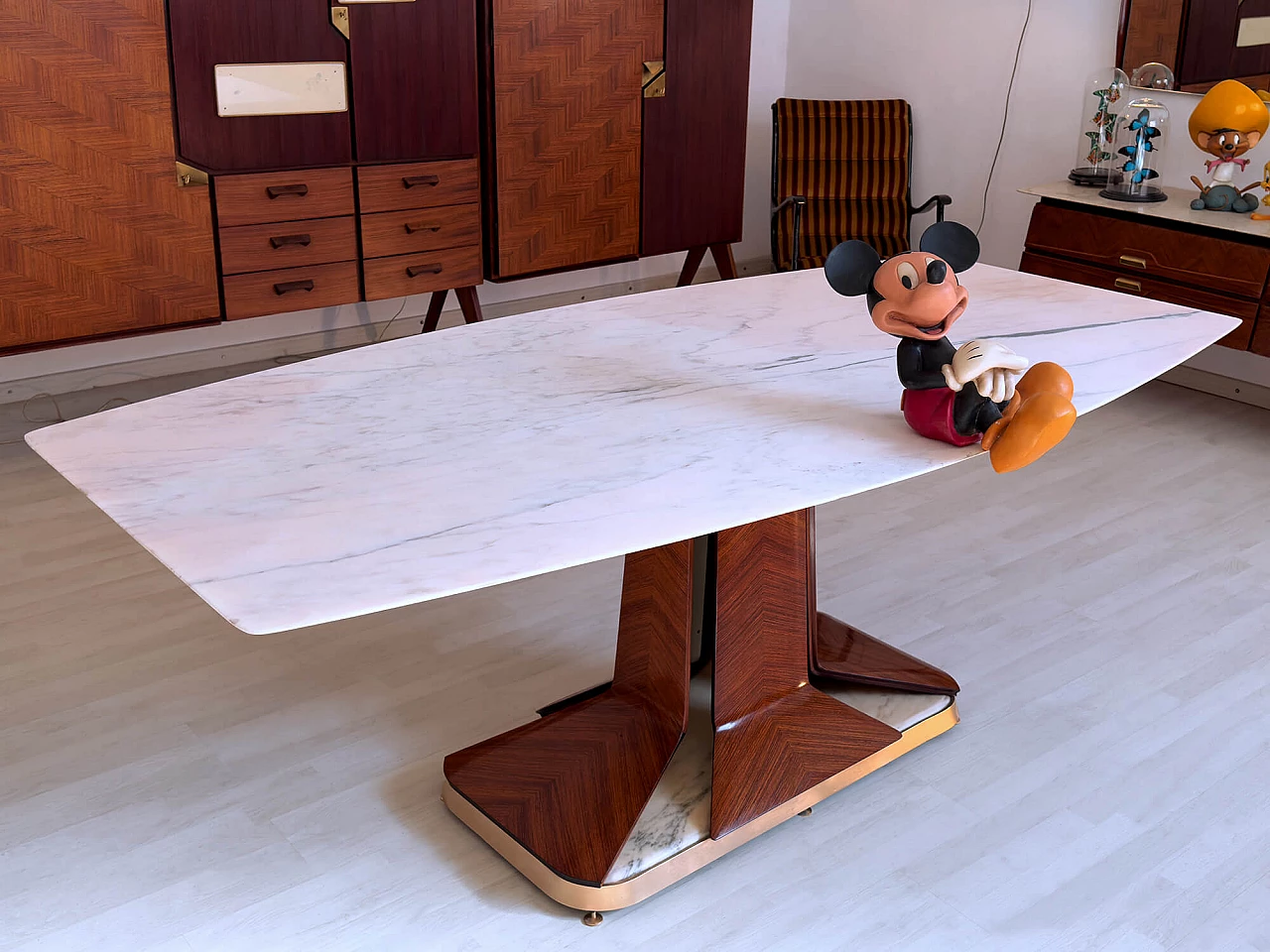 Dining table with white Carrara marble top attributed to Vittorio Dassi, 1950s 4