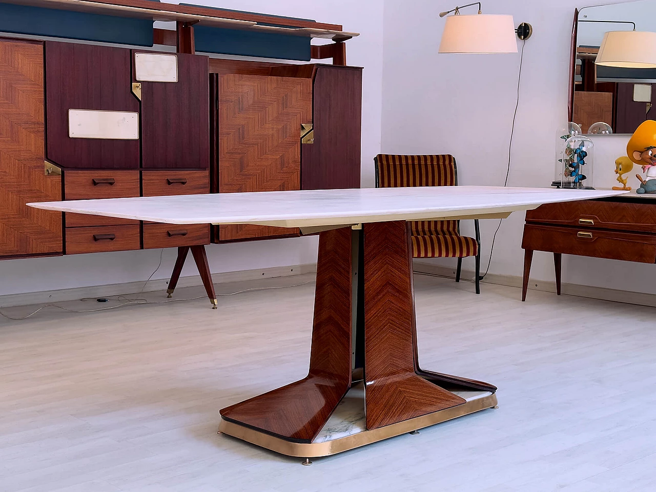 Dining table with white Carrara marble top attributed to Vittorio Dassi, 1950s 10