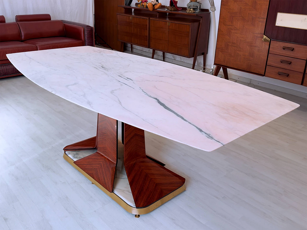 Tavolo da pranzo con piano in marmo bianco di Carrara attribuito a Vittorio Dassi, anni '50 15