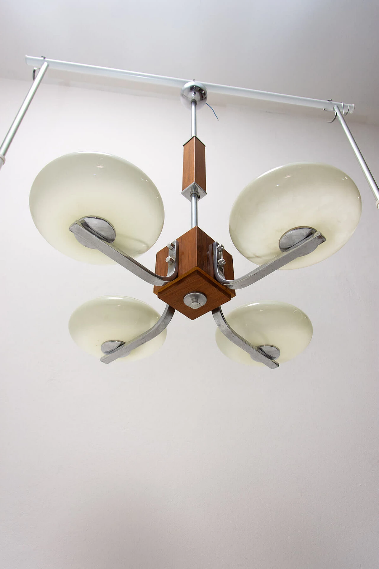 Lampadario a sospensione Art Deco in cromo e legno, anni '30 4