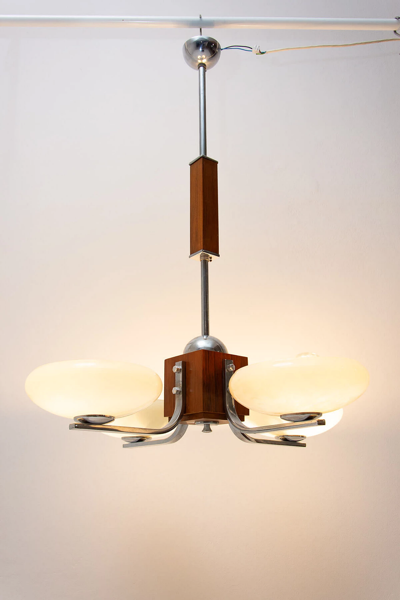 Lampadario a sospensione Art Deco in cromo e legno, anni '30 14