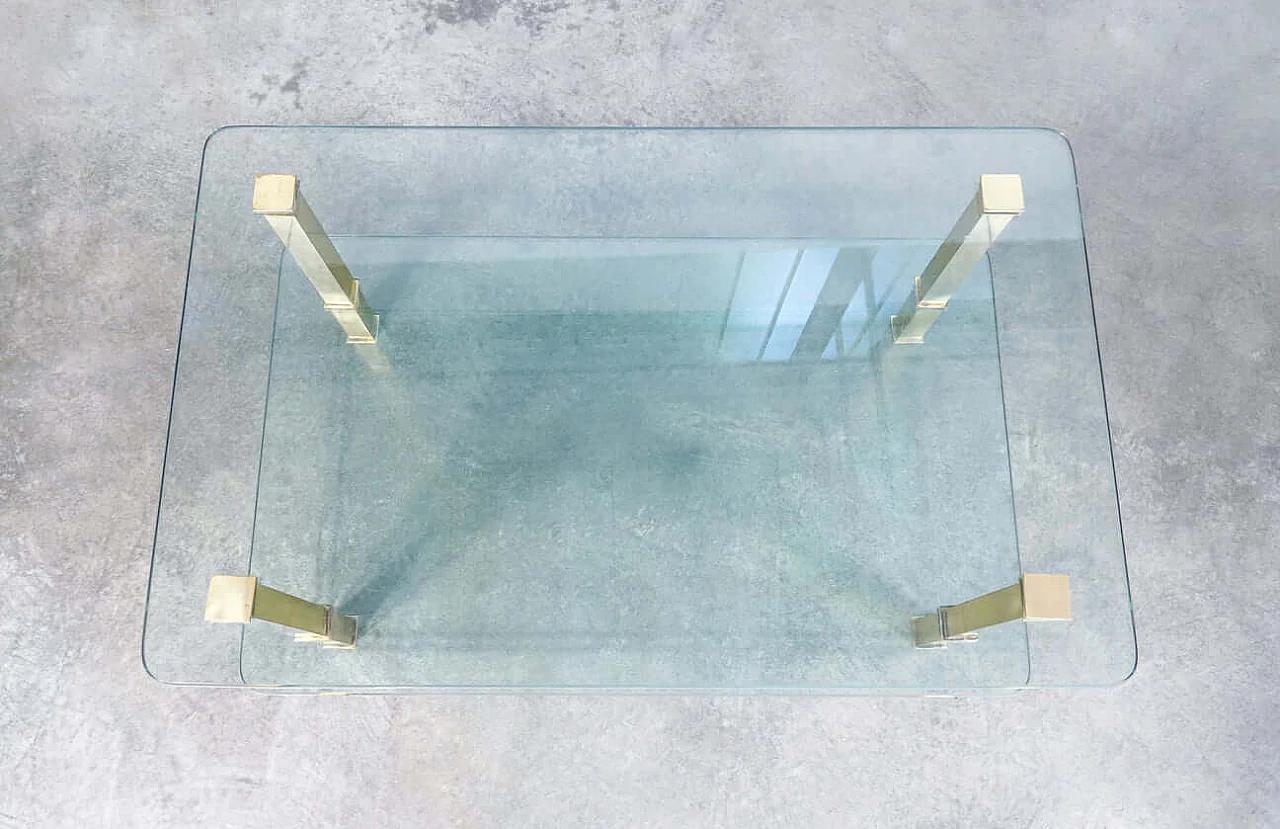 Coppia di tavolini in metallo dorato e vetro, anni '70 8