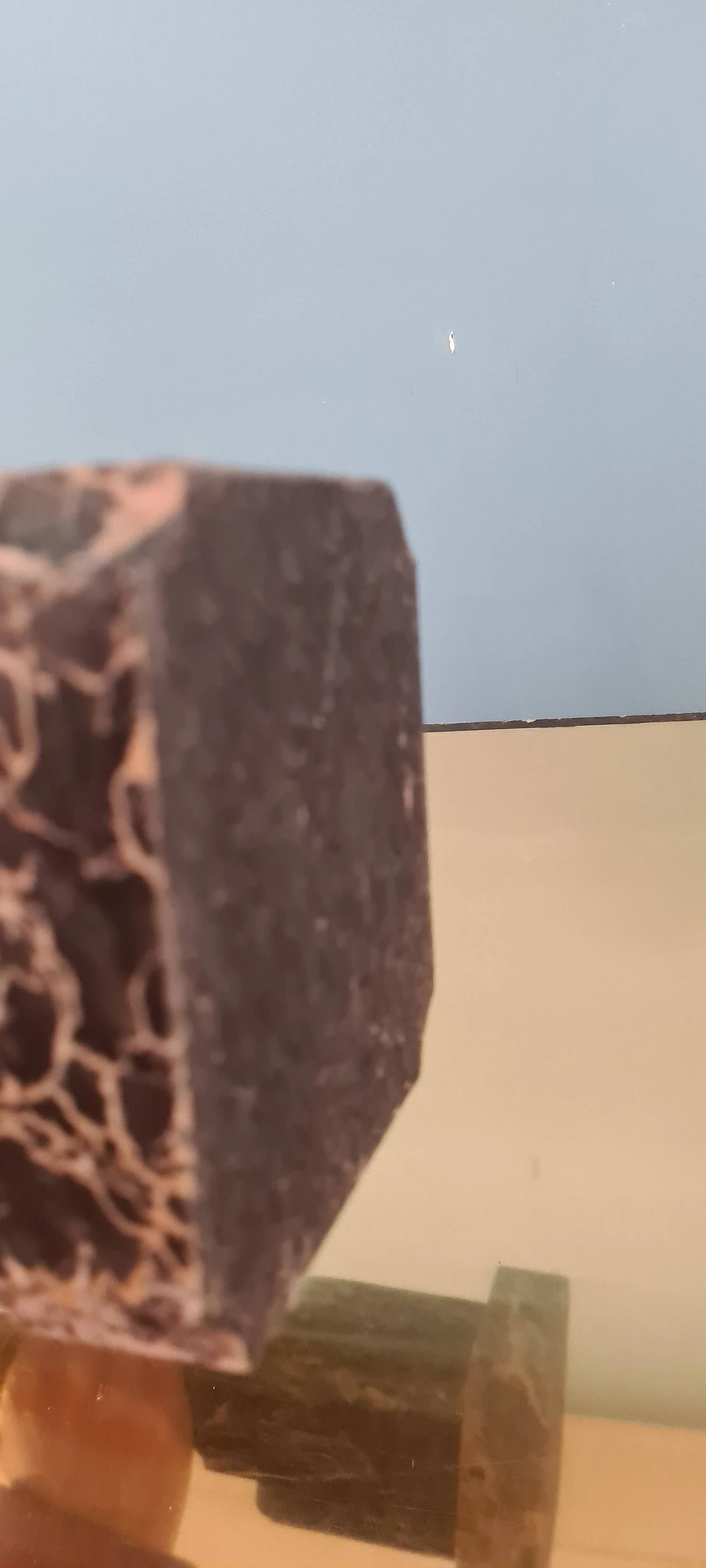Scultura femminile Art Déco in bachelite e ottone su base in marmo, anni '30 9