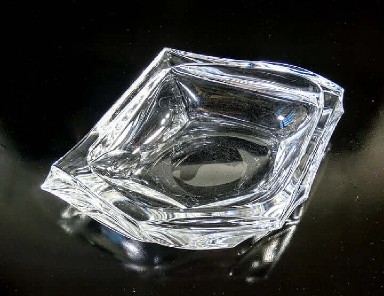 Crystal centerpiece by Daum 3