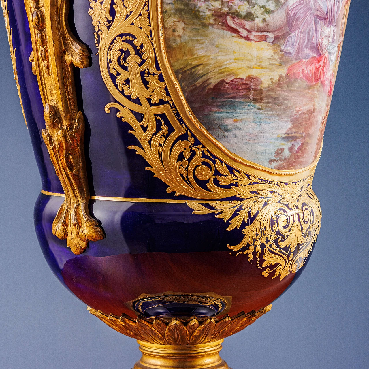 Vaso a urna in porcellana di Sèvres, metà '800 5