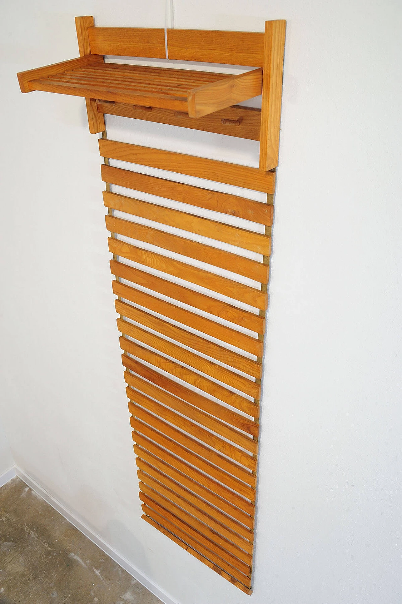 Wall-mounted beech coat rack by Uluv, 1960s 4