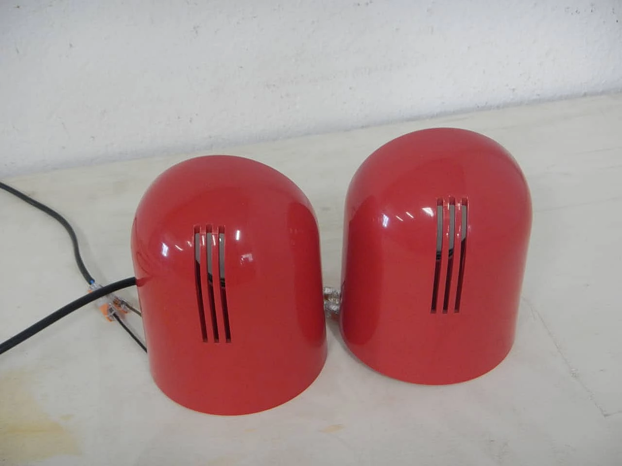 Pair of red plastic table lamps by Gedy, 1970s 3