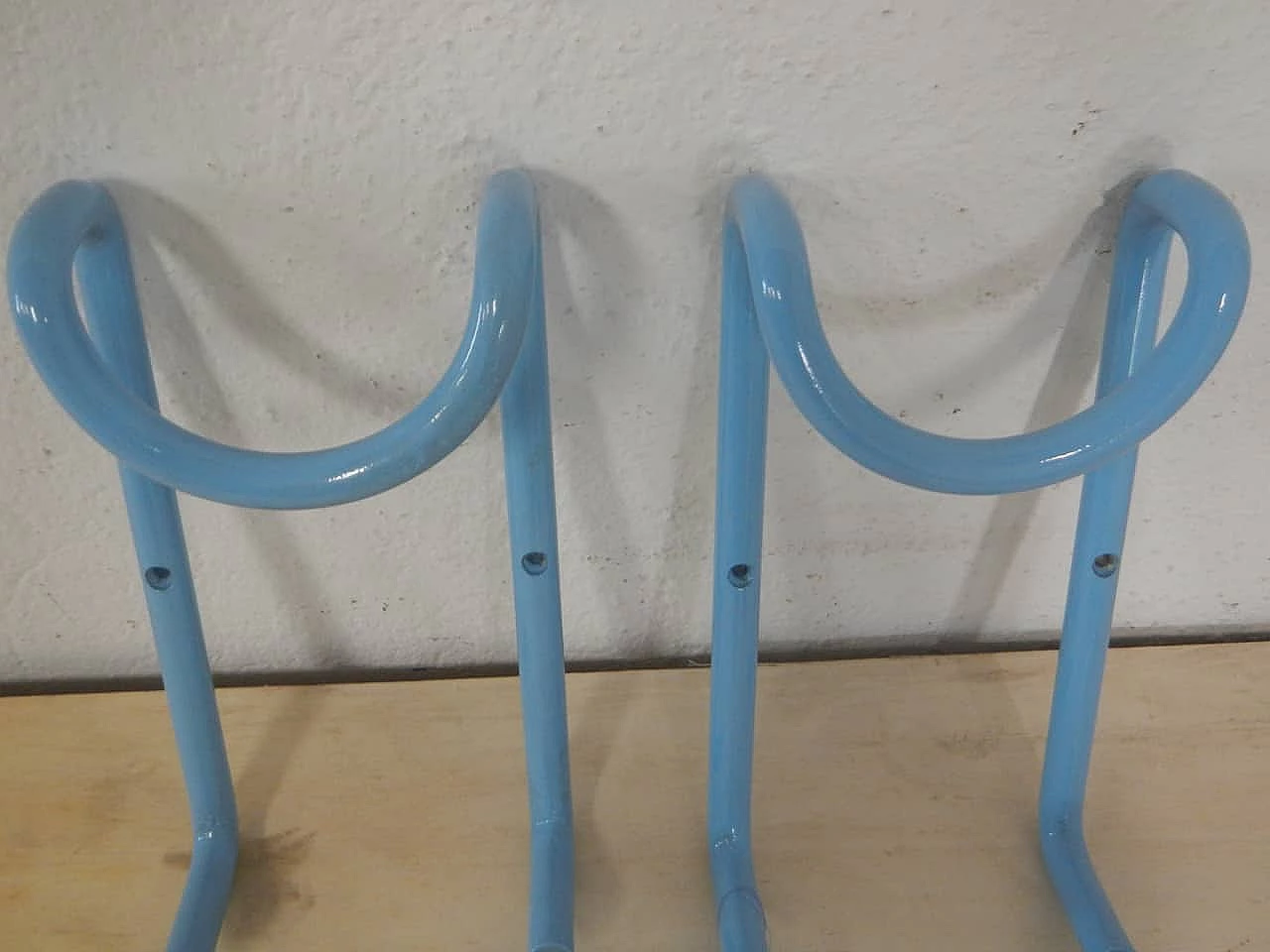 Pair of coloured metal coat-stands, 1980s 3