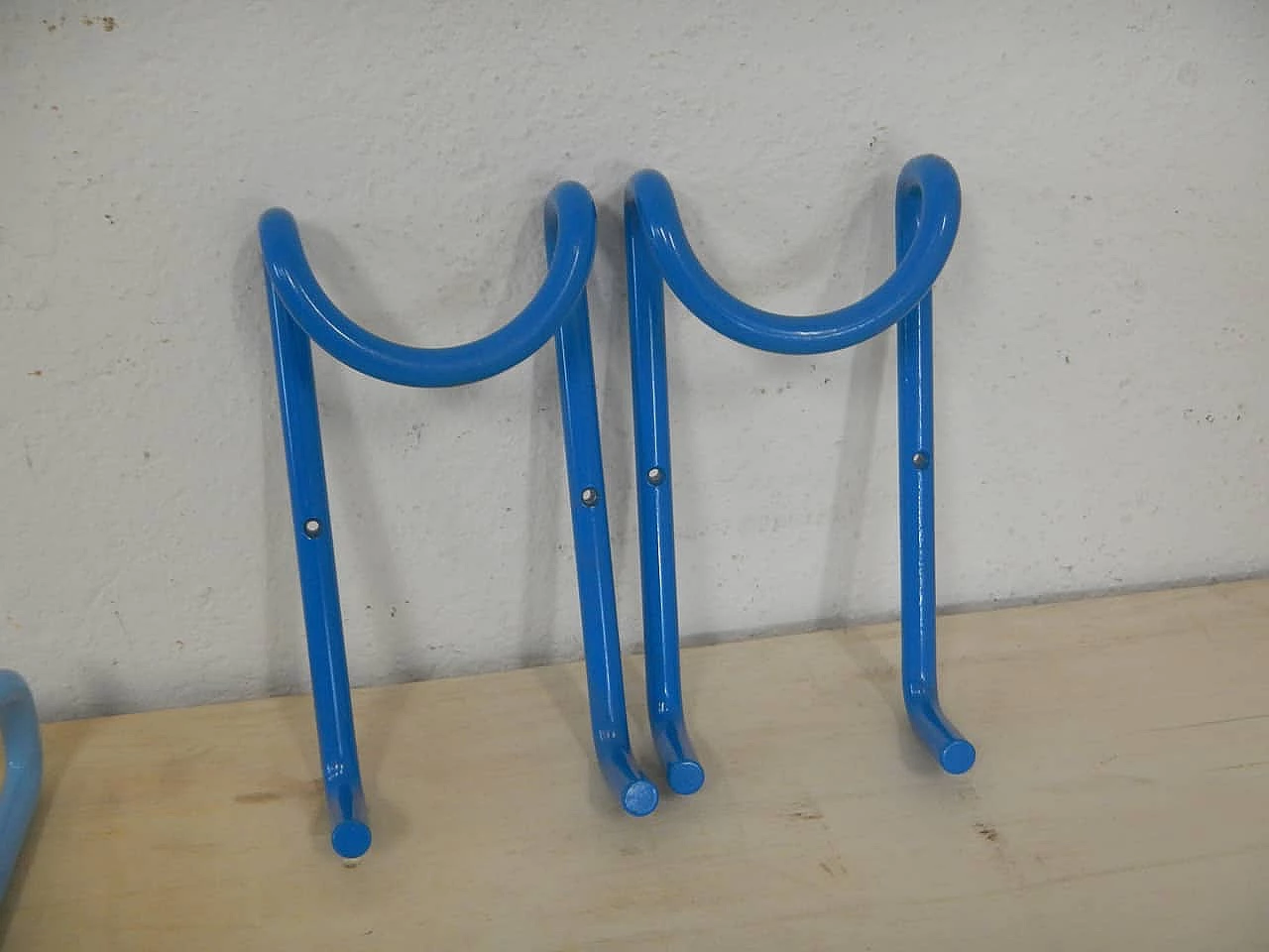 Pair of coloured metal coat-stands, 1980s 5