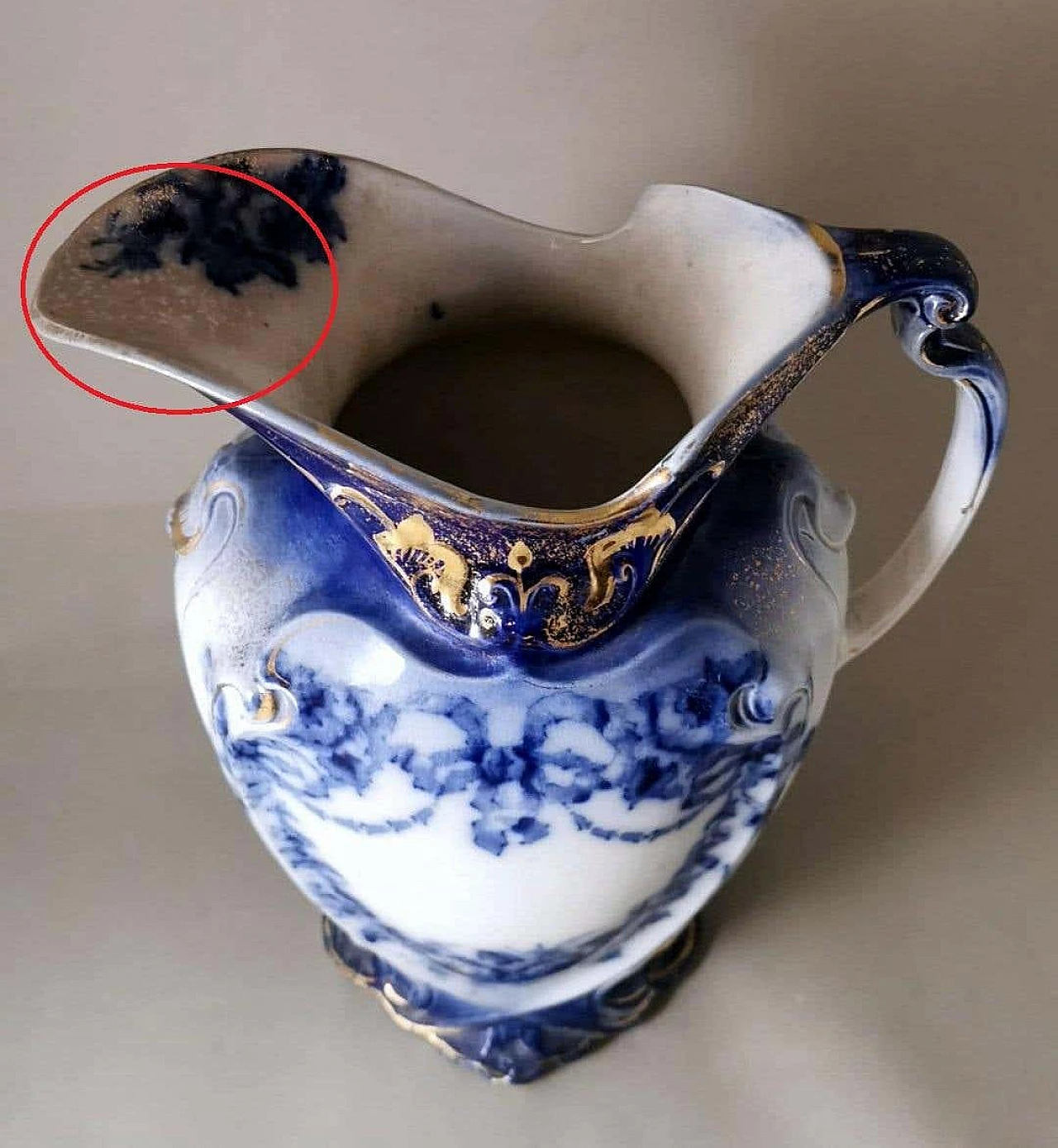 Victorian-style jug in white, blue and gold porcelain, late 19th century 2