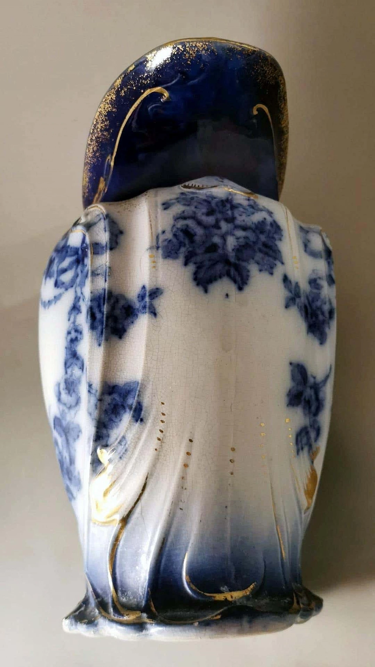 Brocca in stile Vittoriano in porcellana bianca, blu e oro, fine '800 14