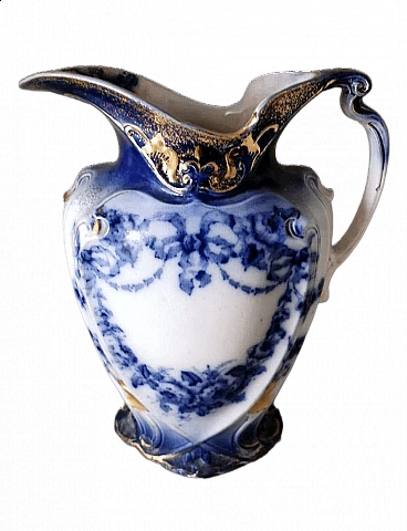 Brocca in stile Vittoriano in porcellana bianca, blu e oro, fine '800
