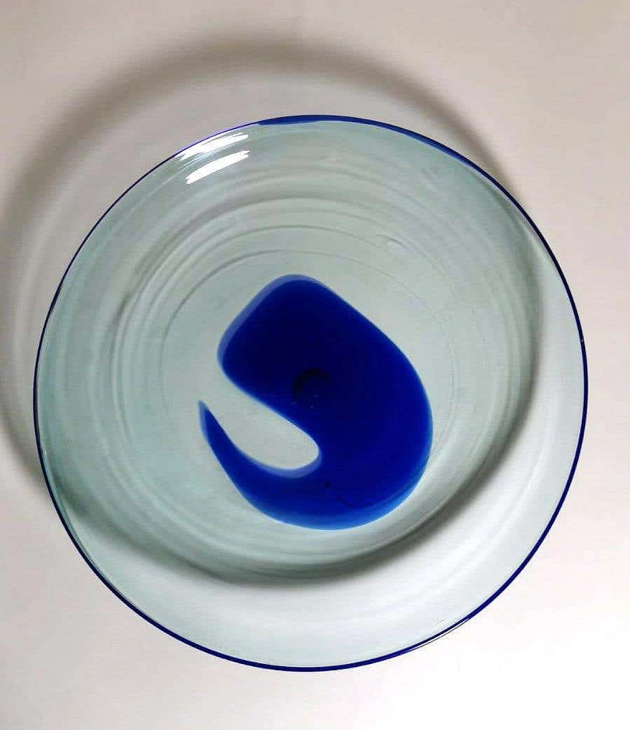 Round incamiciato Murano glass pocket emptier, 1970s 4