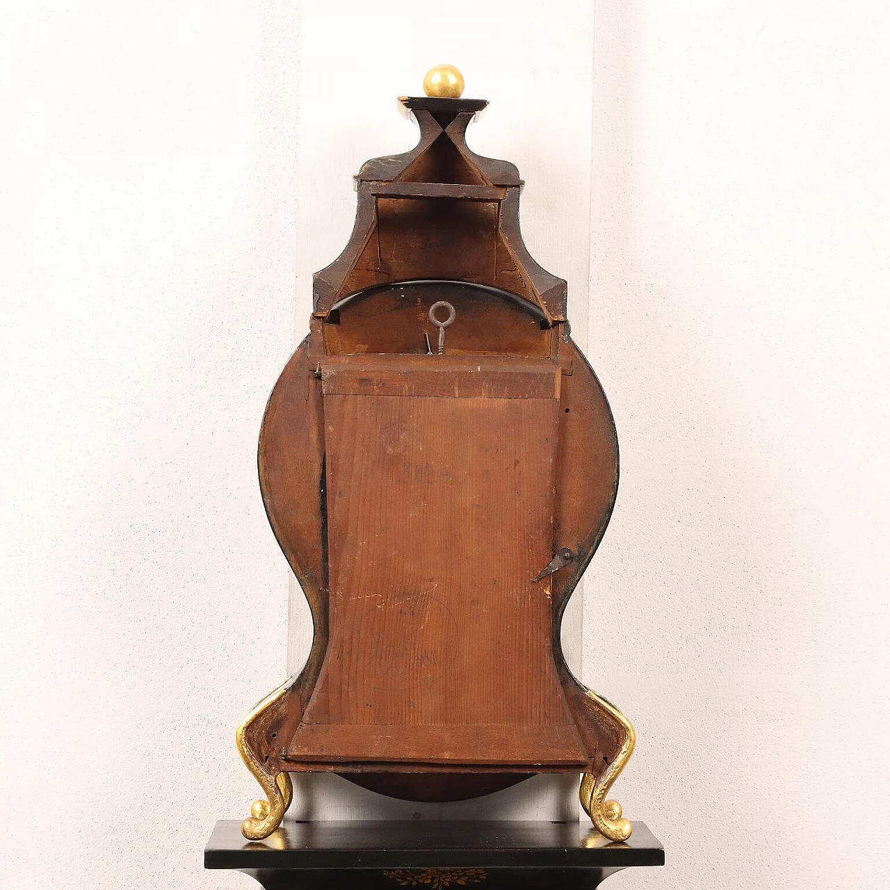 Ebonized wood Neuchateloise pendulum clock with shelf, 19th century 10