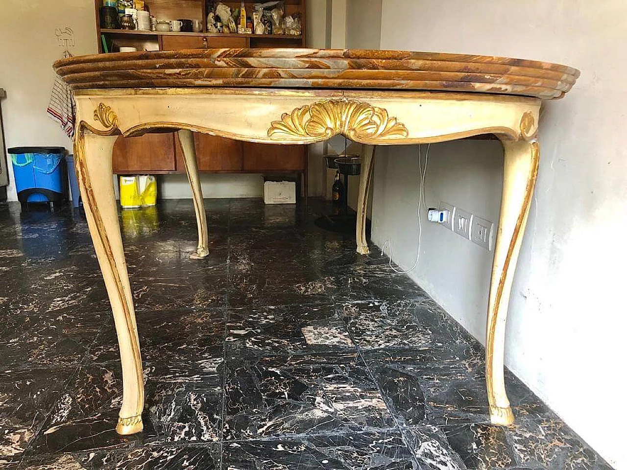 Alabaster and white and gold lacquered wood table, 1950s 9